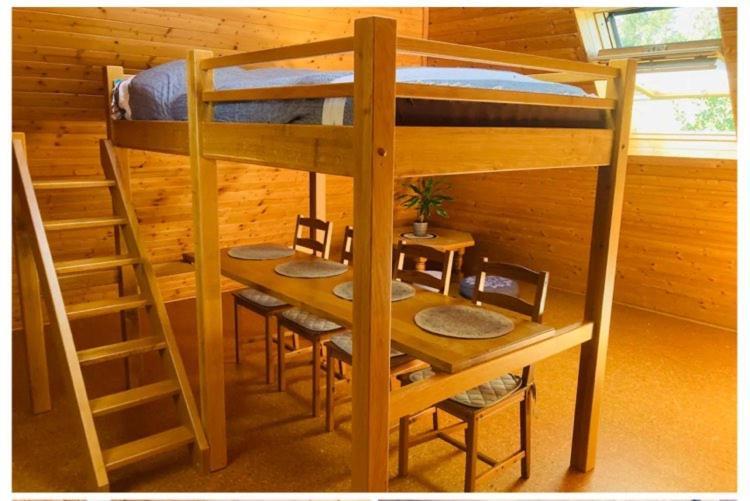 Pyramida Villa Nasavrky Екстериор снимка